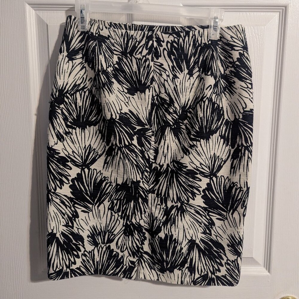 Ann Taylor black and white floral skirt - 4
